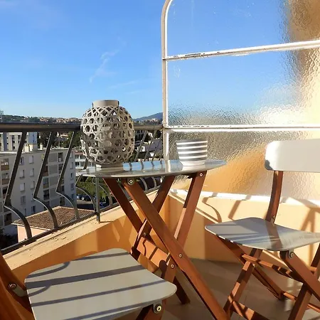Les Romarins Apartman *
