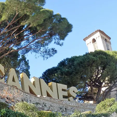 Les Romarins Apartman *